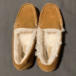 Koolaburra by UGG Chestnut Suede Slippers with Plush Lining